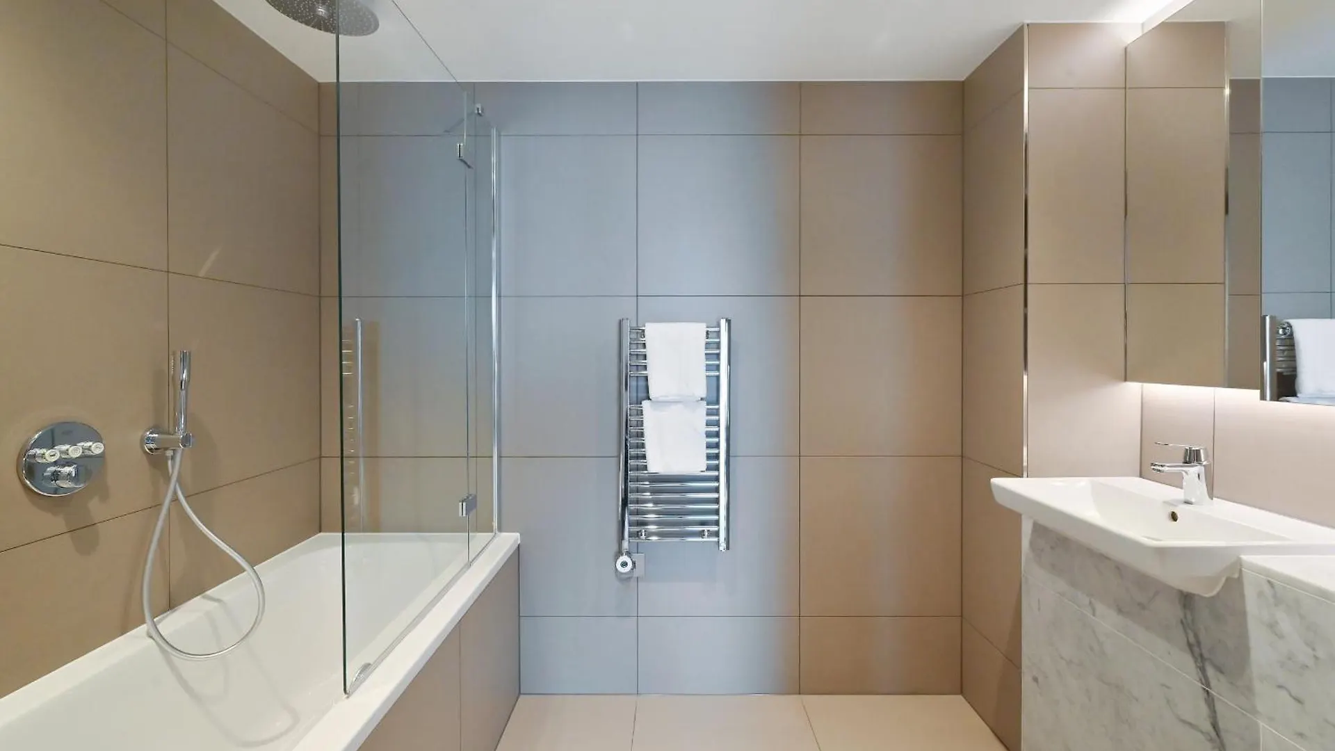 Apartamento Access Tower Hill Londres