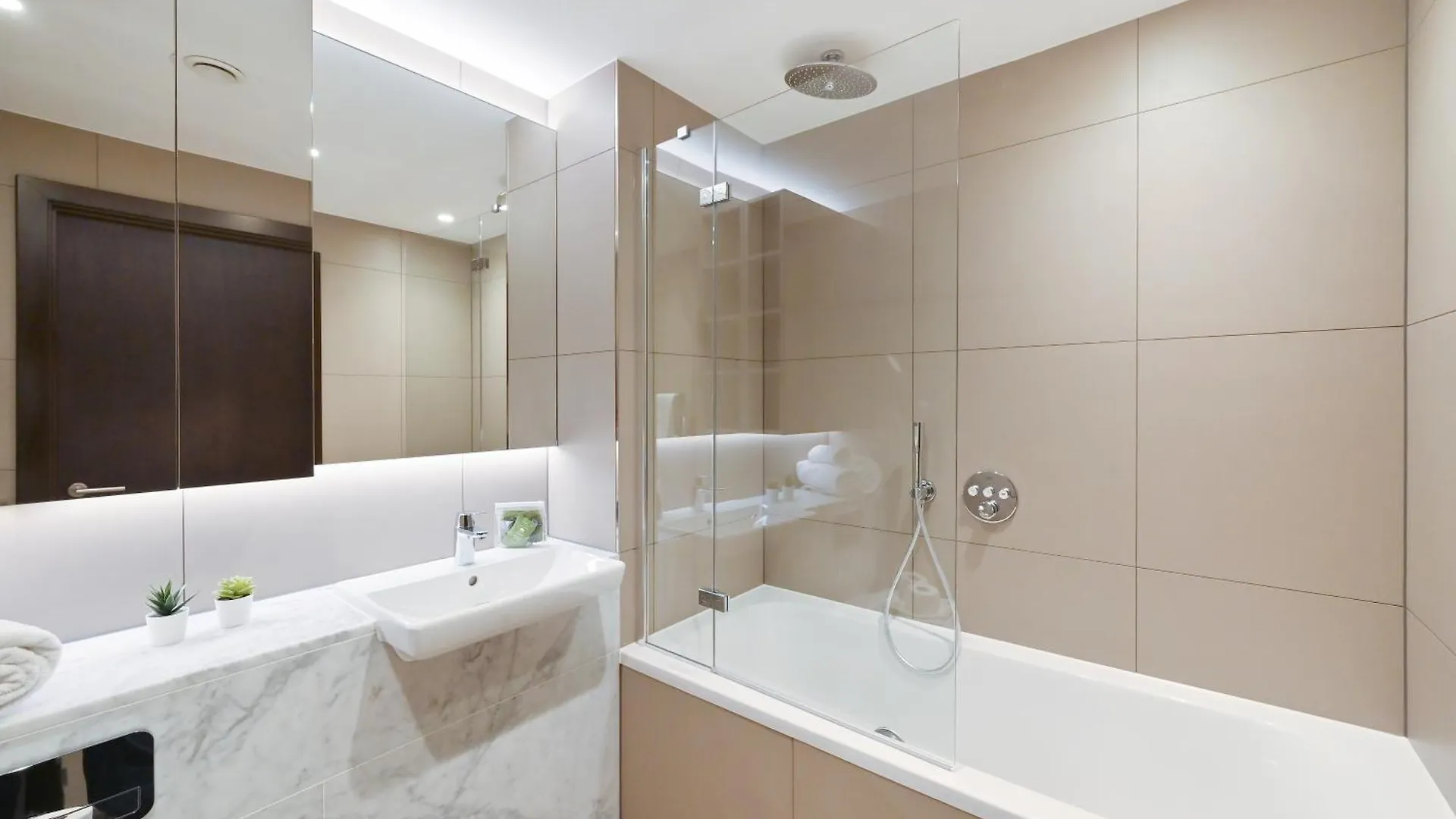 Apartamento Access Tower Hill Londres
