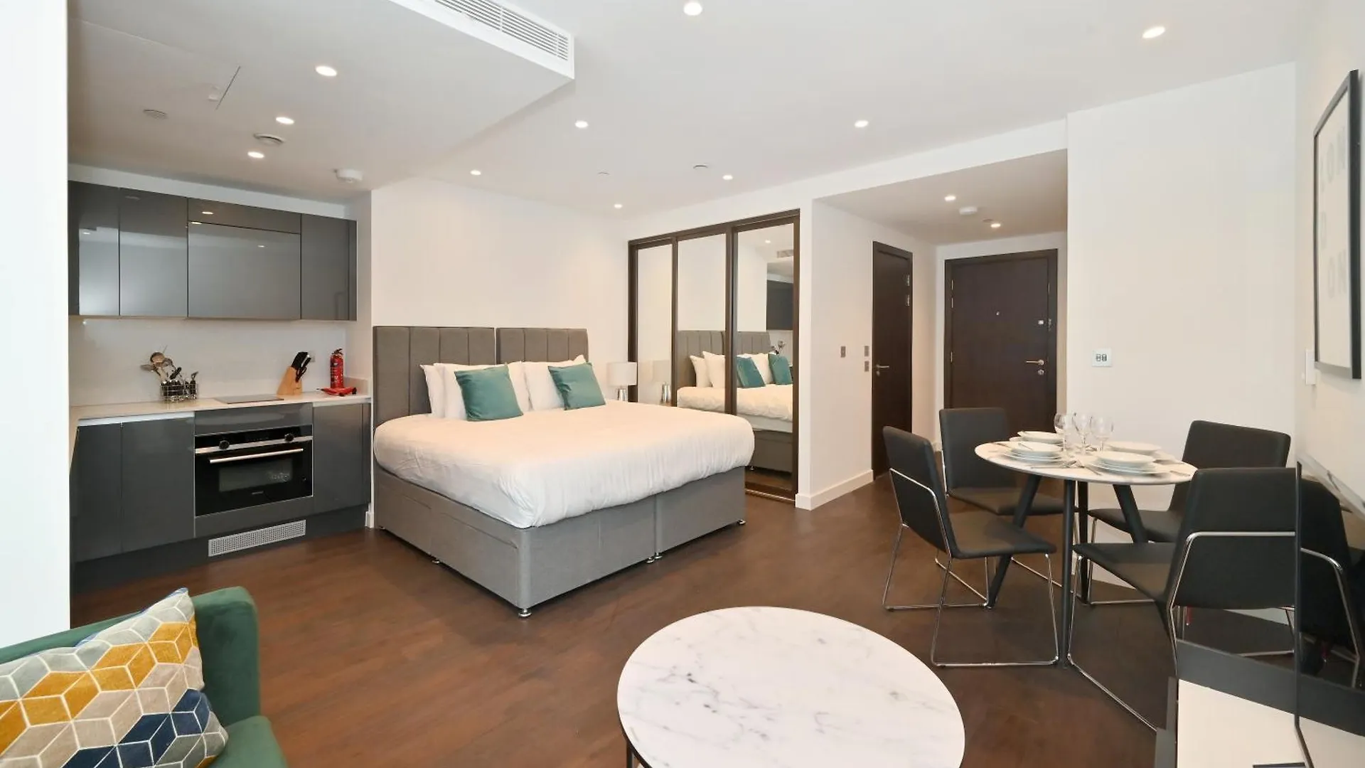 Apartamento Access Tower Hill Londres