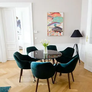 Urania - Mai's , Viena Austria